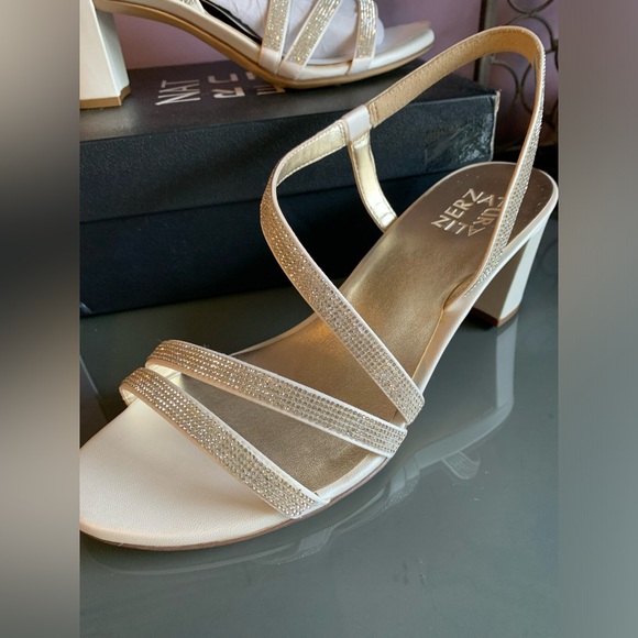 Naturalizer NWT Women's white Sandal Vanessa 2 size 9 New in Box sparkly 2024 - Picture 3 of 14